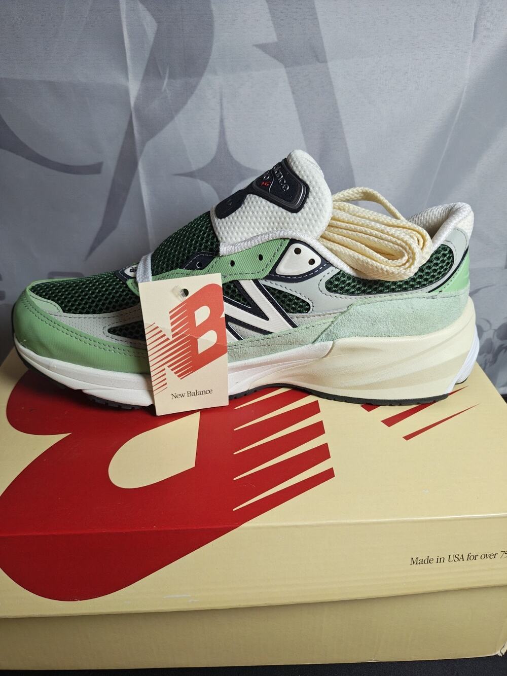 New Balance $200 Men's 8.5 990v6 Avocado Natural Mint Sneaker New W/ Damaged Box